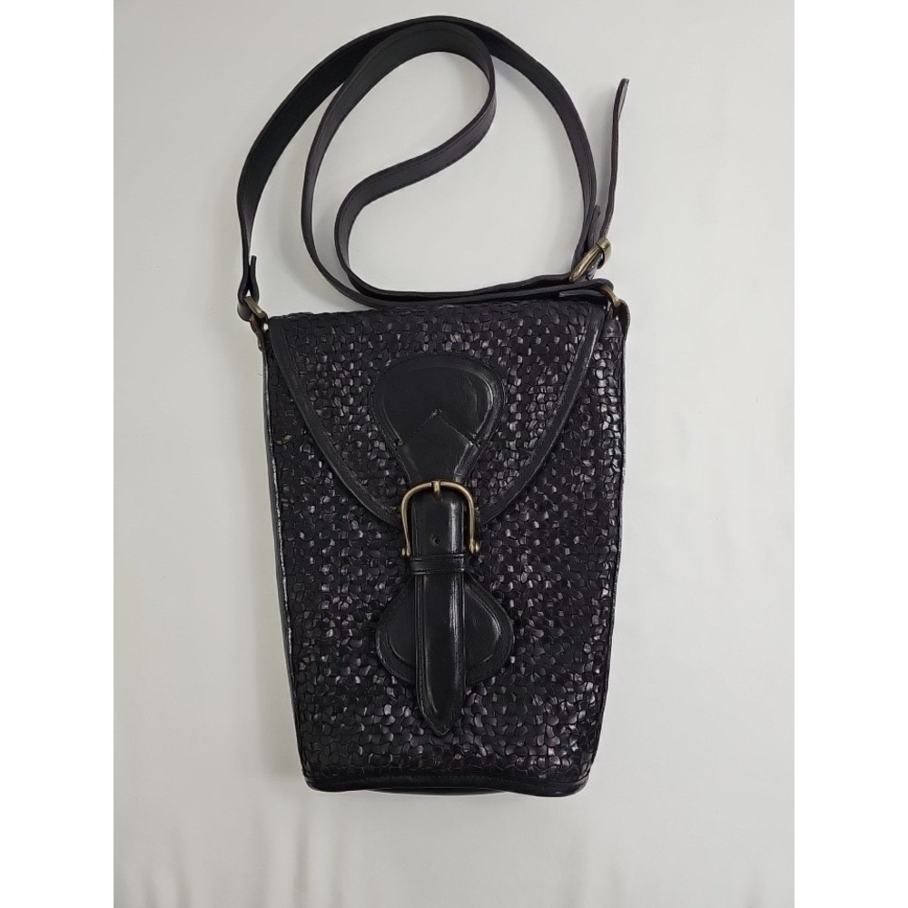 VTG Casleigh Woven Black Leather Bucket Crossbody Bag W/magnetic Closure‎ -Clean
